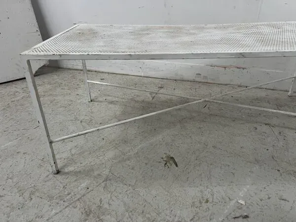 Illustration numéro 5 du produit Table basse en fer forgé peint XX siècle