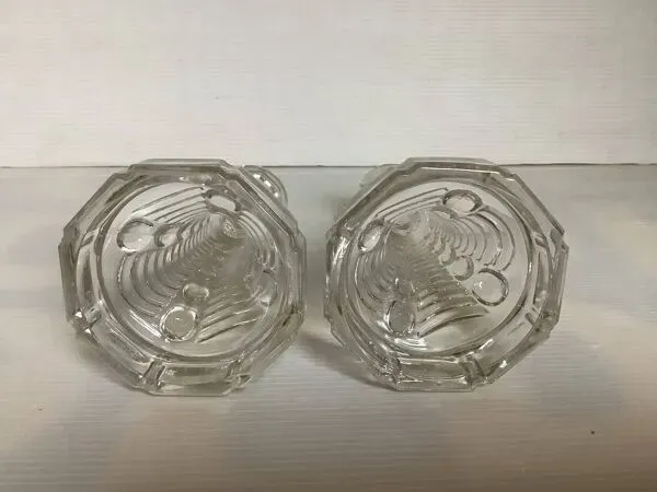 Illustration numéro 5 du produit Paire d’anciens bougeoirs Val Saint Lambert Art Déco