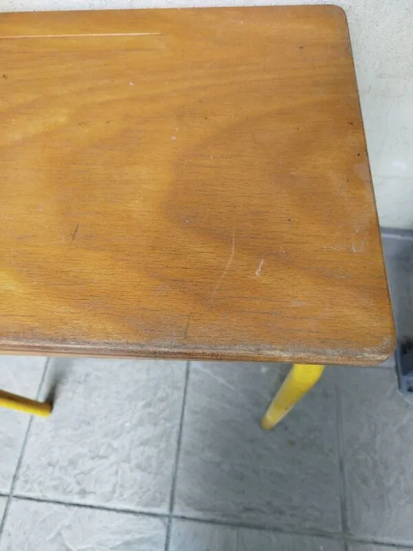 Illustration numéro 5 du produit Ancien bureau d'écolier