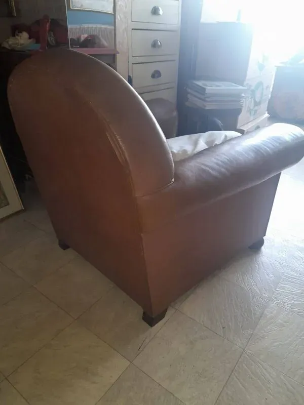 Illustration numéro 5 du produit Fauteuil club en cuir