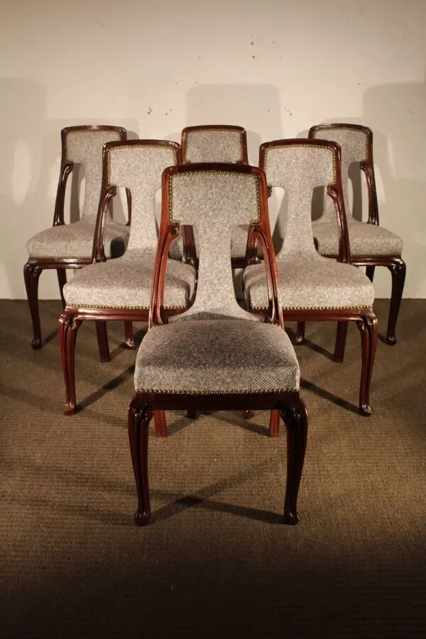 Illustration numéro 5 du produit Chaises Art Nouveau