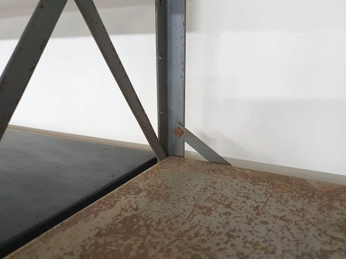 Illustration numéro 5 du produit Unité murale industrielle en métal et en bois