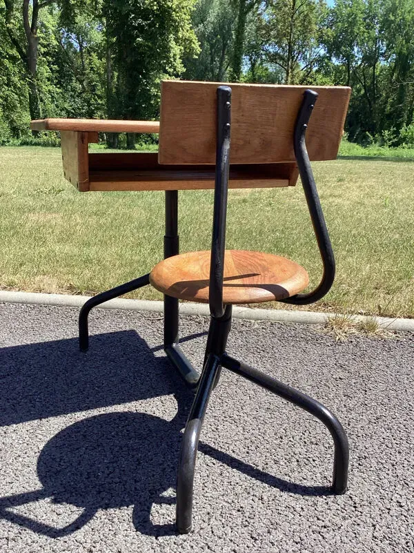 Illustration numéro 5 du produit Bureau d’écolier - pupitre métal tubulaire et bois DLG Prouvé