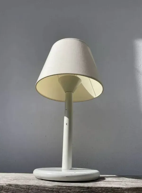 Illustration numéro 5 du produit Lampe en métal blanc industriel 1980