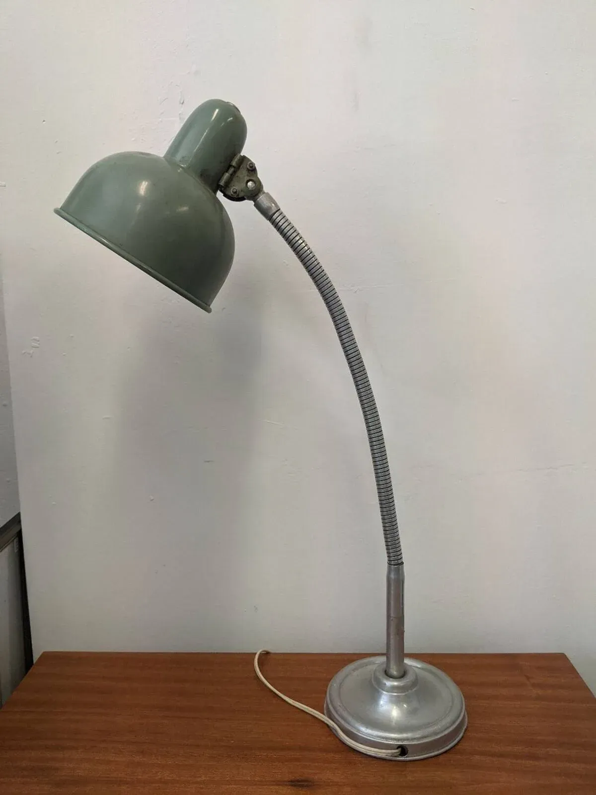 Illustration numéro 5 du produit Lampe d'atelier articulée vintage