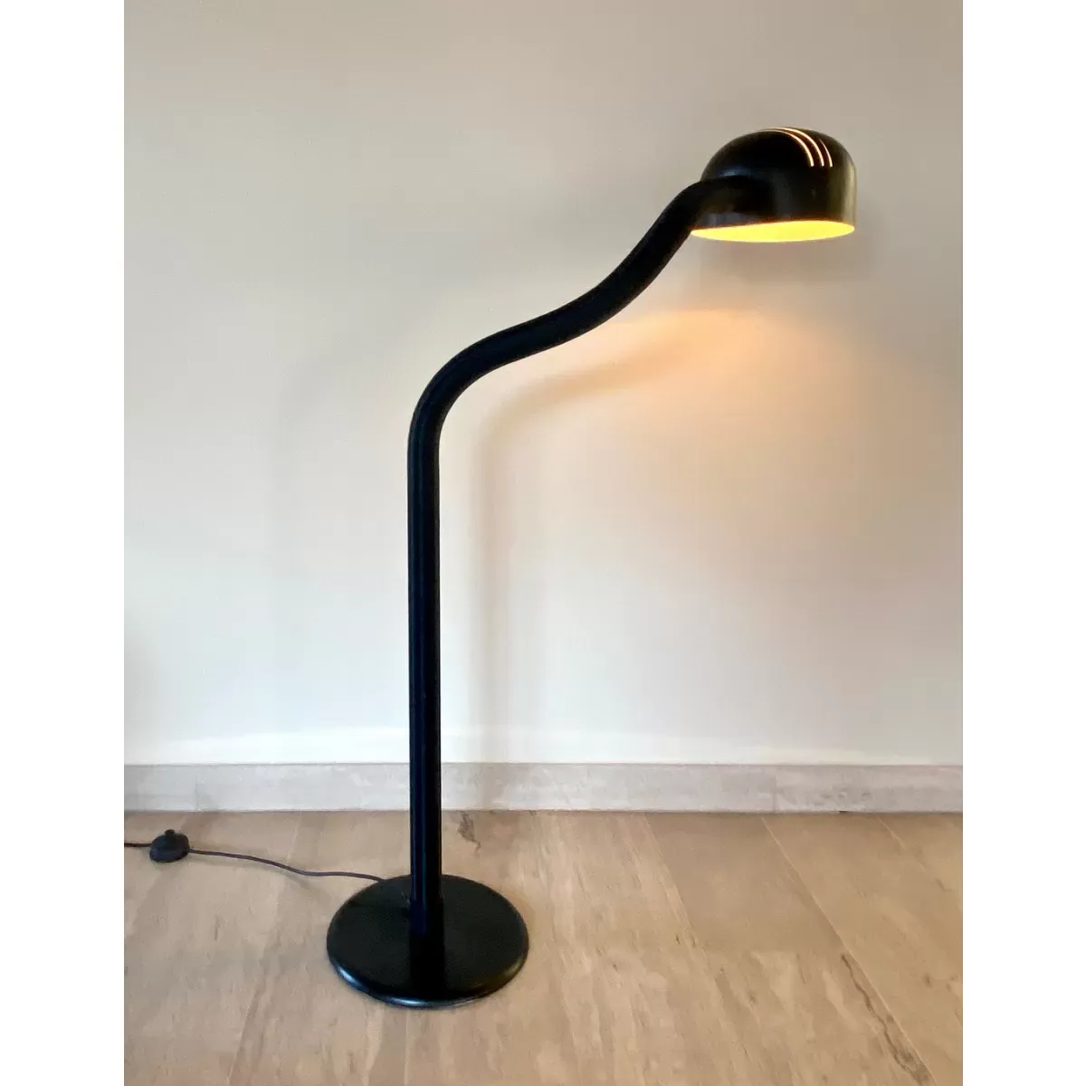 Illustration numéro 5 du produit Lampadaire liseuse années 70