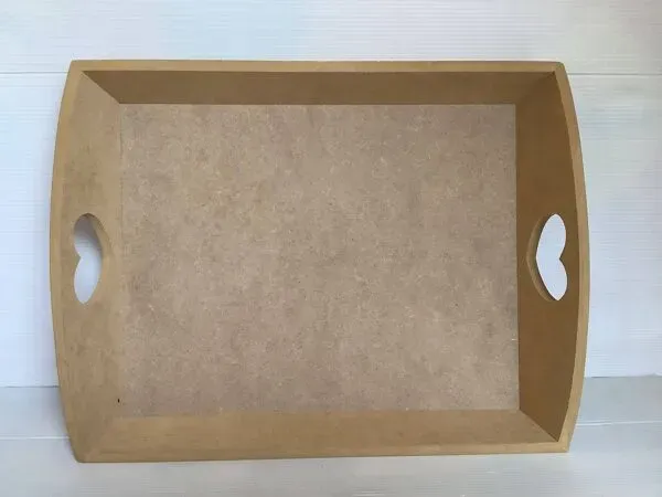 Illustration numéro 5 du produit Plateau avec poignées en cœur en bois