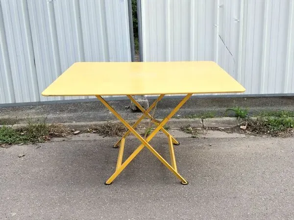 Illustration numéro 5 du produit Table de jardin Fermob