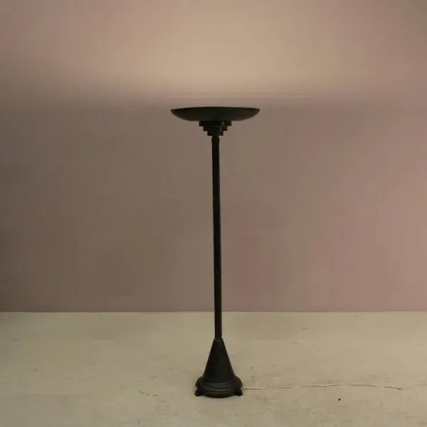 Illustration numéro 5 du produit Lampadaire Uplighter des années 1930 de style École d'Amsterdam, Pays-Bas
