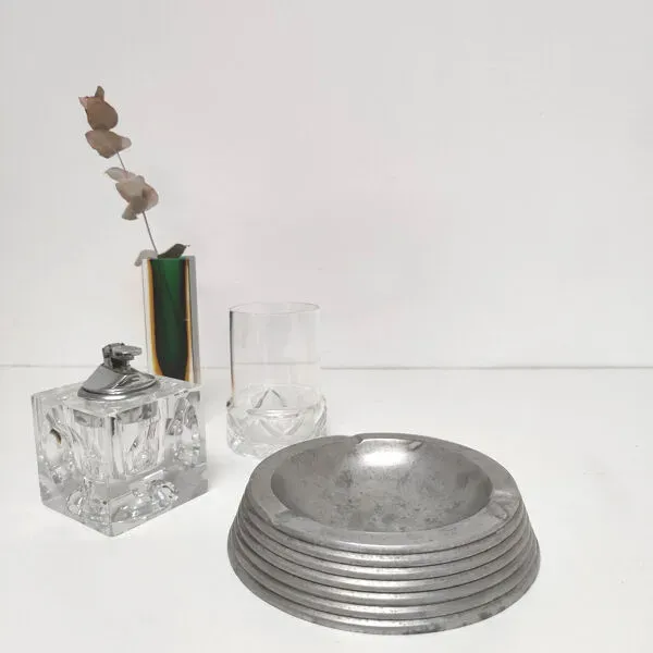 Illustration numéro 5 du produit Cendrier rond vintage bistrot années 50 fonte aluminium