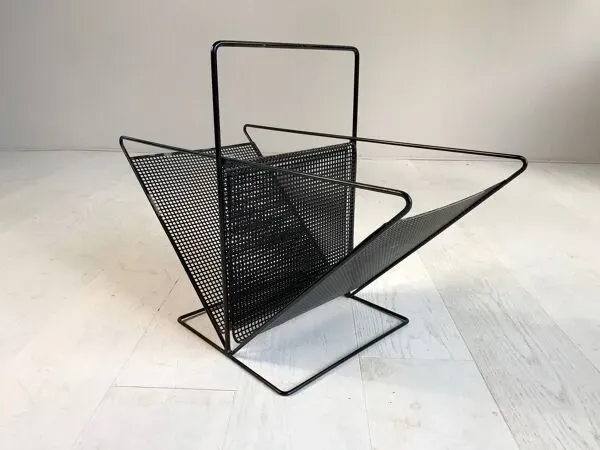 Illustration numéro 5 du produit Porte-revue en tole perforée, 1960