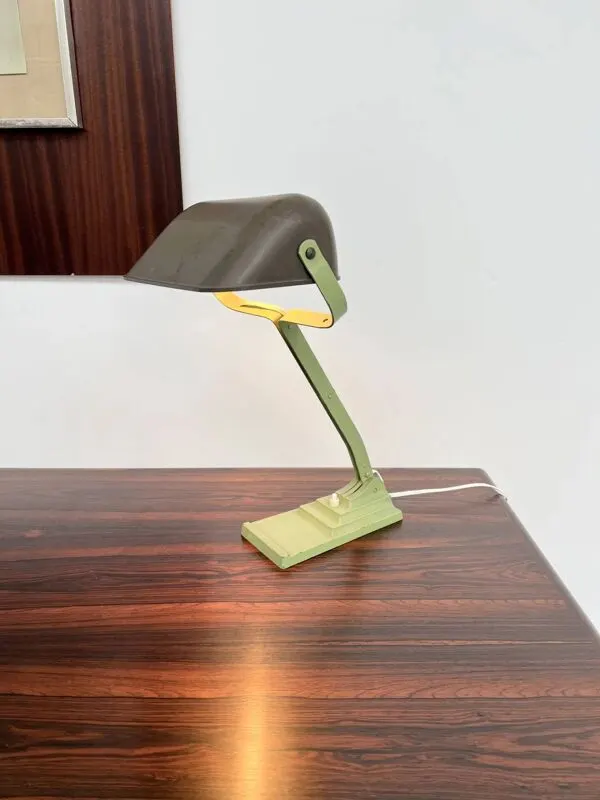 Illustration numéro 5 du produit Lampe de bureau articulée ERPE — Vert pâle et bakélite, Belgique, années 30-40