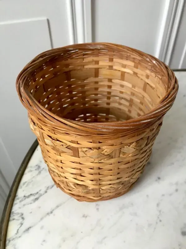 Illustration numéro 5 du produit Cache-pot en rotin et bambou travaillé années 70