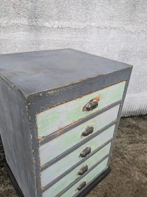 Illustration numéro 5 du produit Meuble de métier, commode