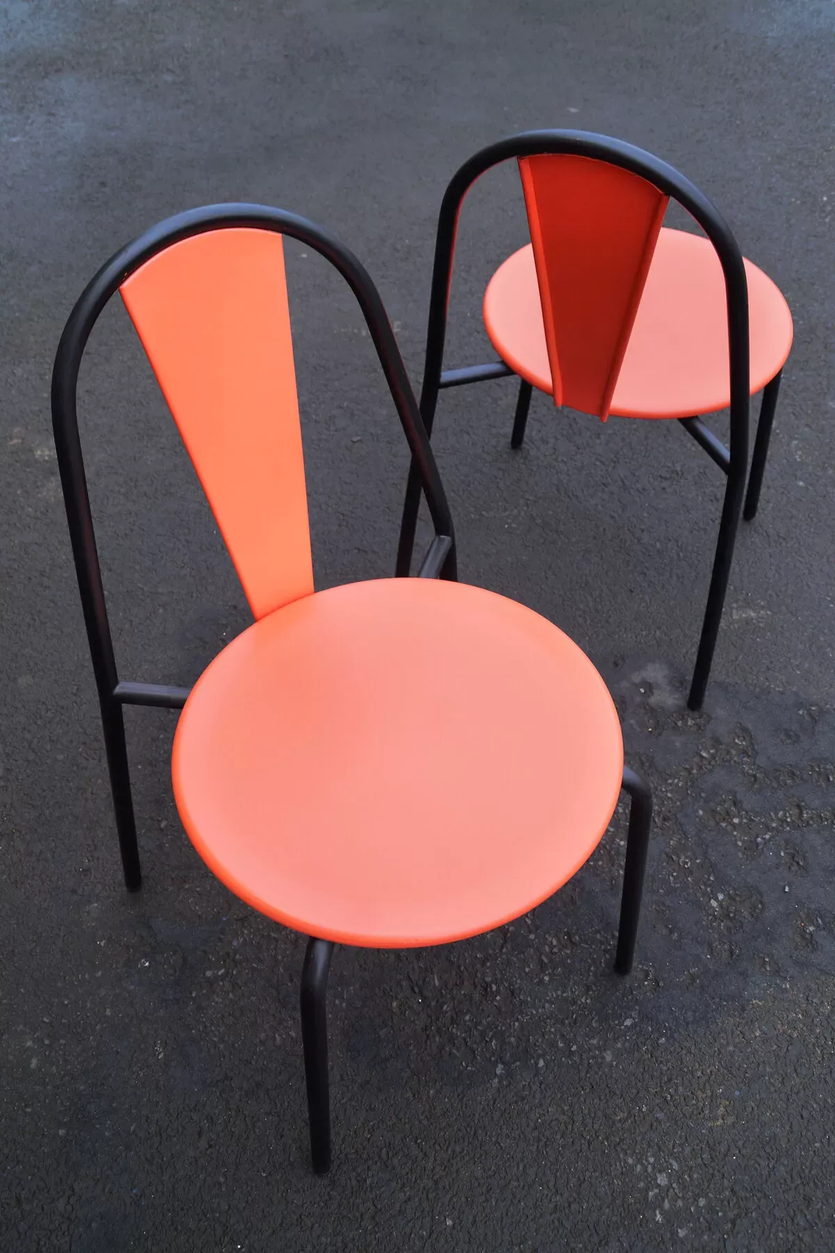 Illustration numéro 5 du produit Paire de chaises en métal