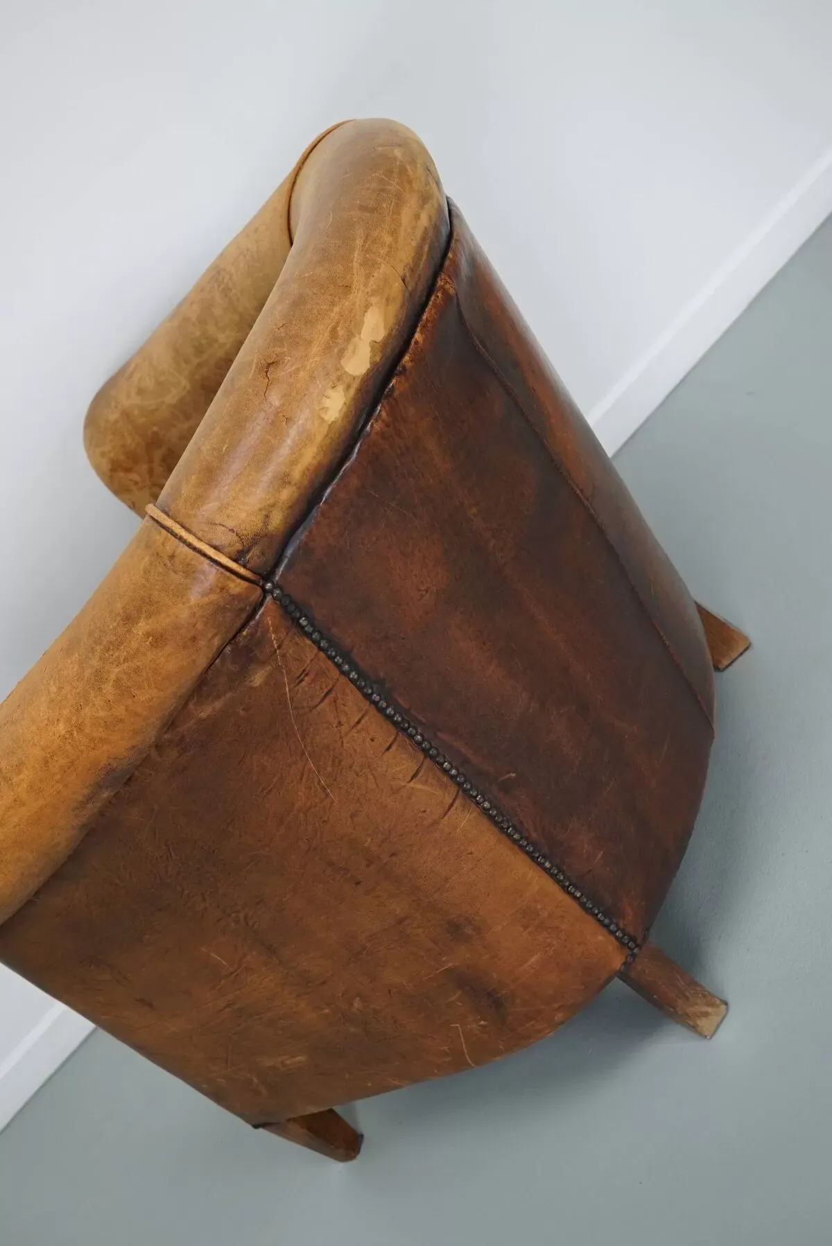 Illustration numéro 5 du produit Fauteuil Club Vintage en Cuir Couleur Cognac, Pays-Bas