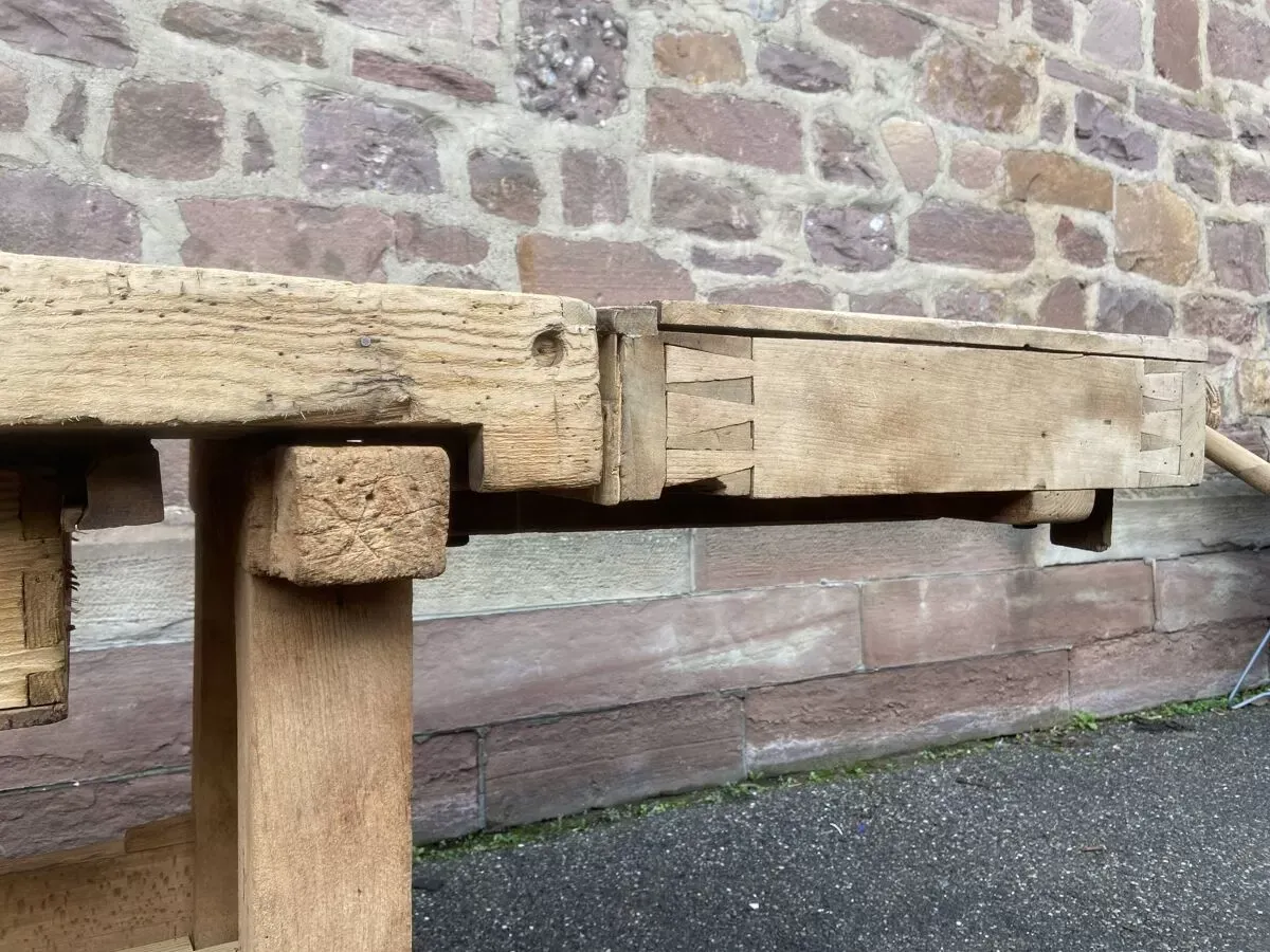 Illustration numéro 5 du produit Table industrielle établi menuisier en bois naturel brut vintage bohême