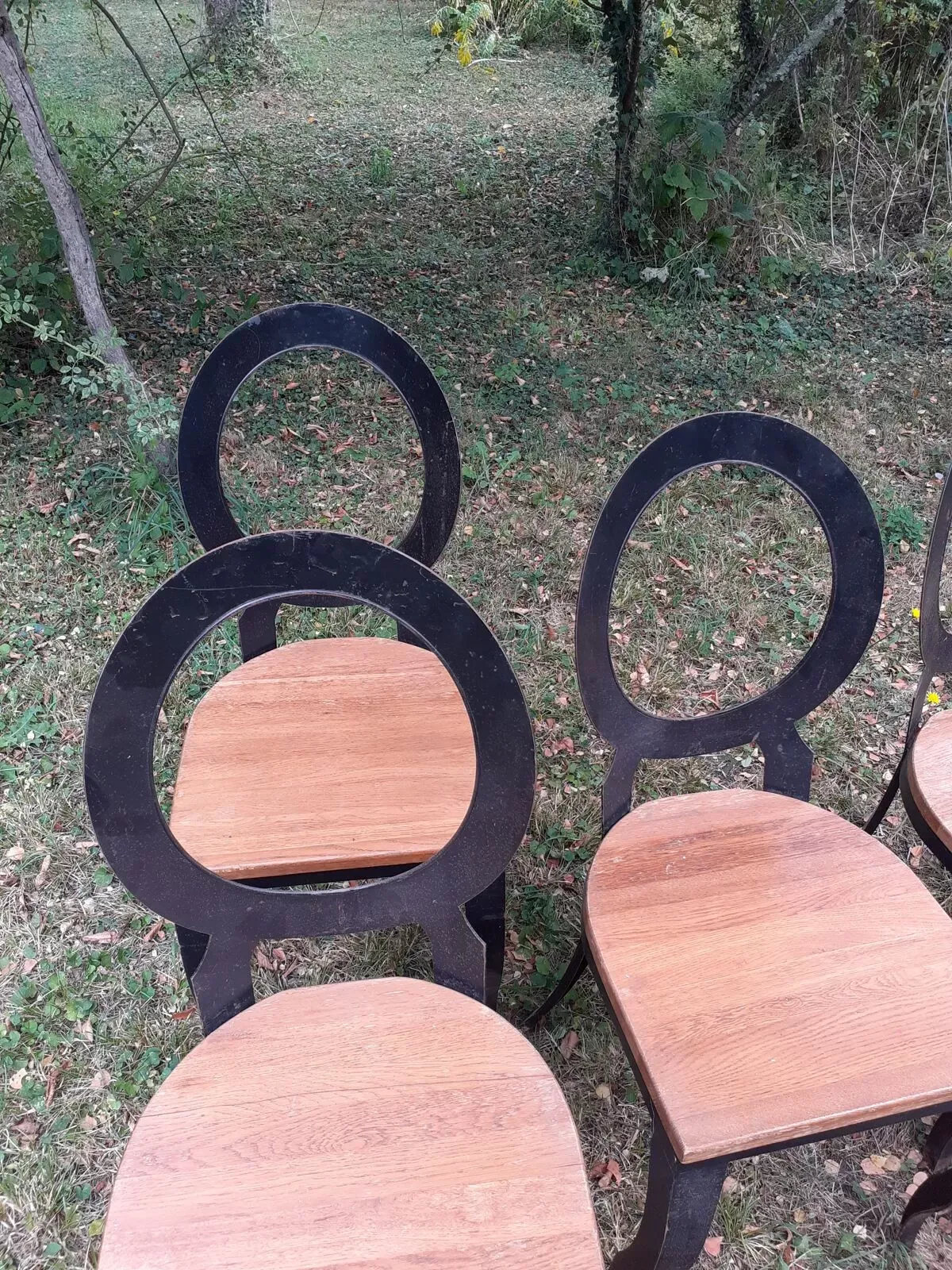 Illustration numéro 5 du produit Set de 6 chaises années 80 de style Louis XVI