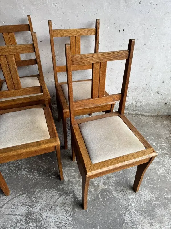 Illustration numéro 5 du produit Ensemble de 6 chaises de salle à manger Art déco de l'école d'Amsterdam, en chêne chaleureux avec revêtement beige.