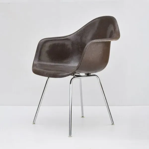 Illustration numéro 5 du produit Fauteuil Eames DAX fibre de verre édition Vitra des années 60/70