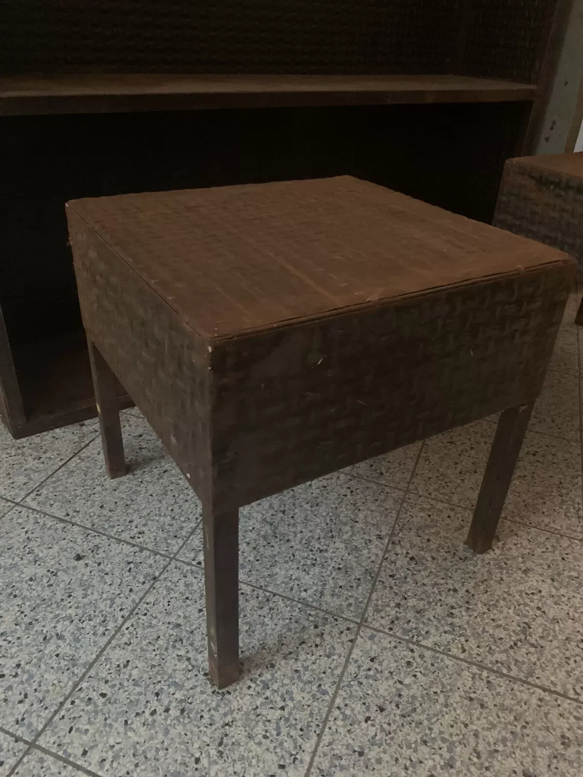 Illustration numéro 5 du produit Paire de bouts de canapé métal industriel vintage