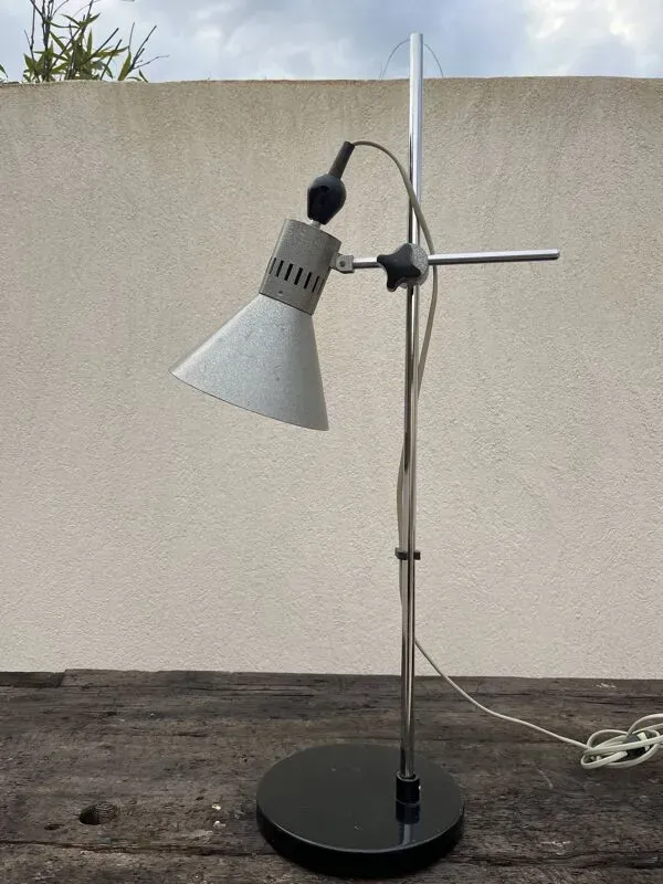 Illustration numéro 5 du produit lampe de bureau industrielle années 60