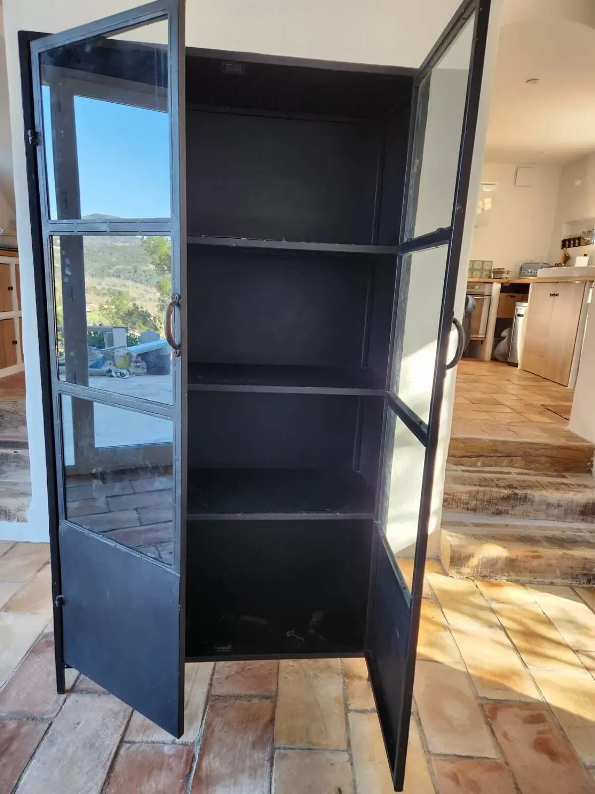 Illustration numéro 5 du produit Vaisselier