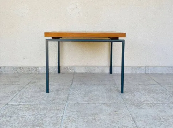 Illustration numéro 5 du produit Table basse vintage en teck 1960
