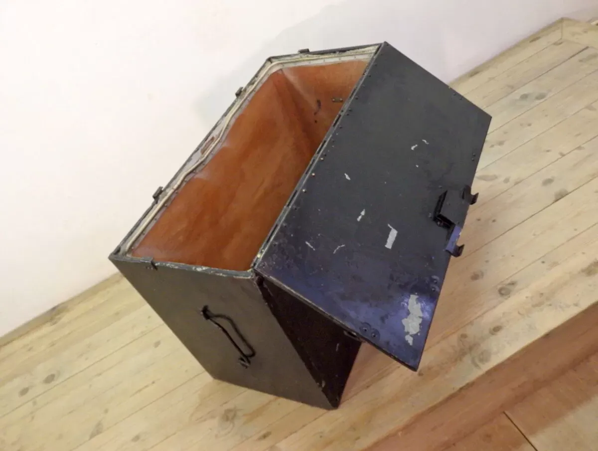 Illustration numéro 5 du produit Caisse militaire maritime