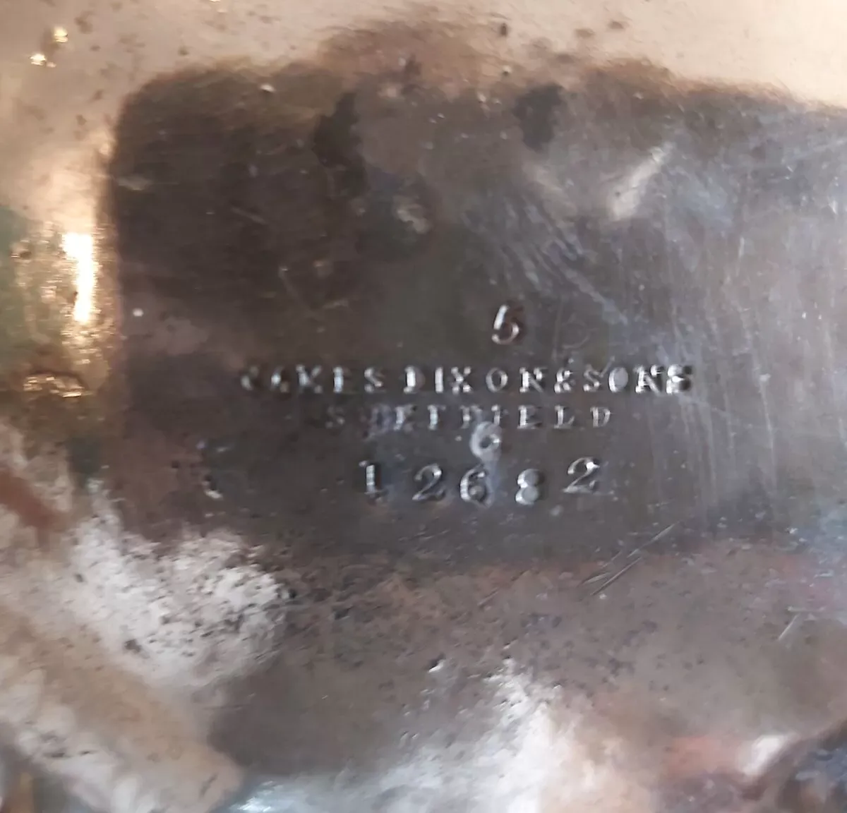 Illustration numéro 5 du produit Ensemble théière et sucrier de James Dixon & Sons de Shefield en métal argenté