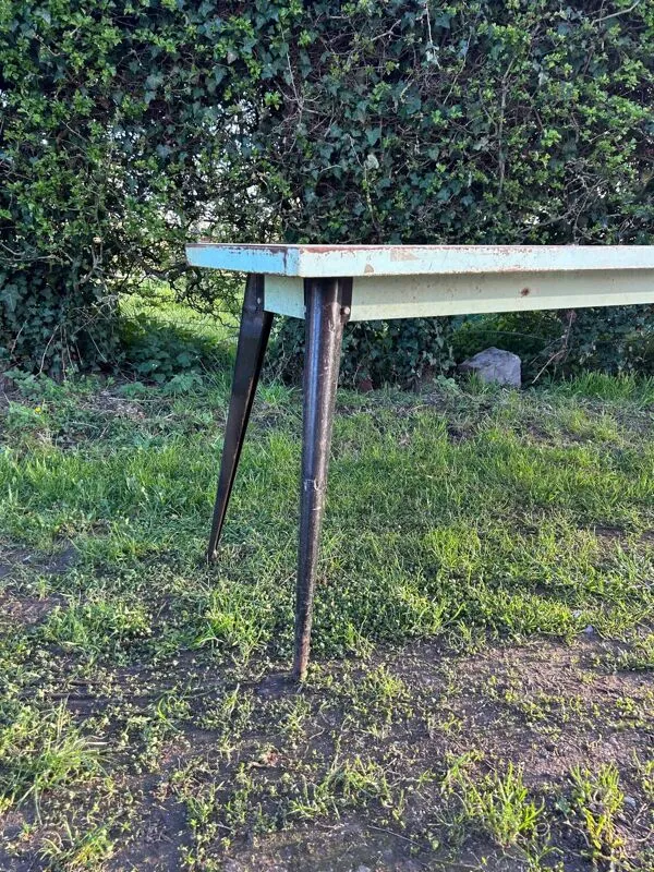 Illustration numéro 5 du produit Table console tolix