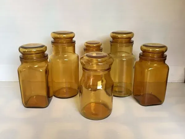 Illustration numéro 5 du produit 6 bonbonnières en verre jaune, années 70
