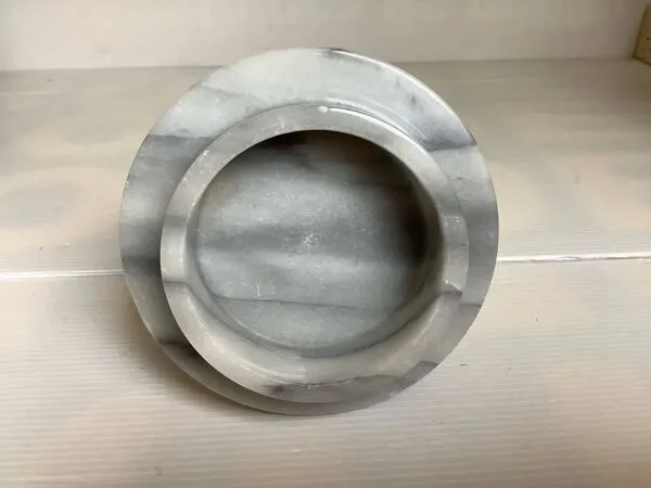 Illustration numéro 5 du produit Vide poche baguier marbre gris blanc