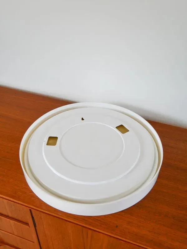 Illustration numéro 5 du produit Miroir casquette en plexi blanc Made in France Modèle déposé, Design, 1970