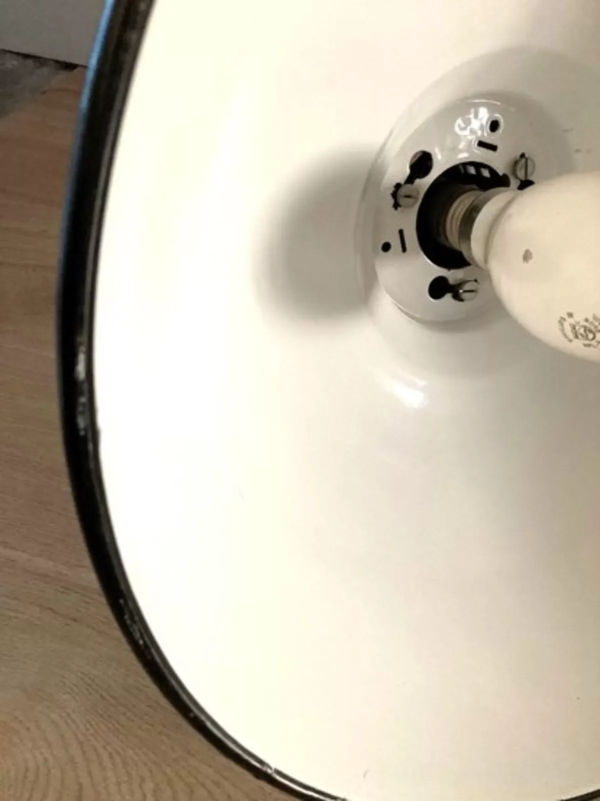 Illustration numéro 5 du produit Suspension industrielle Philips