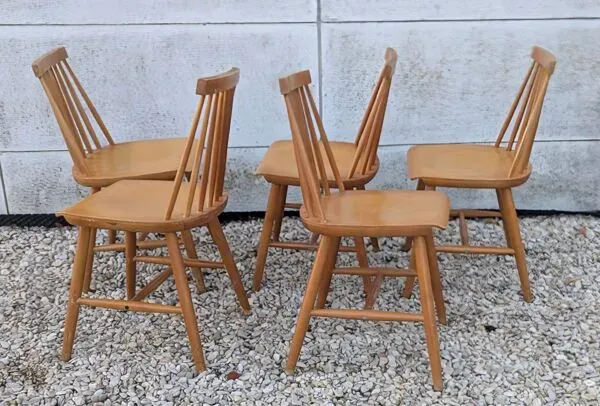 Illustration numéro 5 du produit 5 chaises scandinaves Stockholm, années 60-70