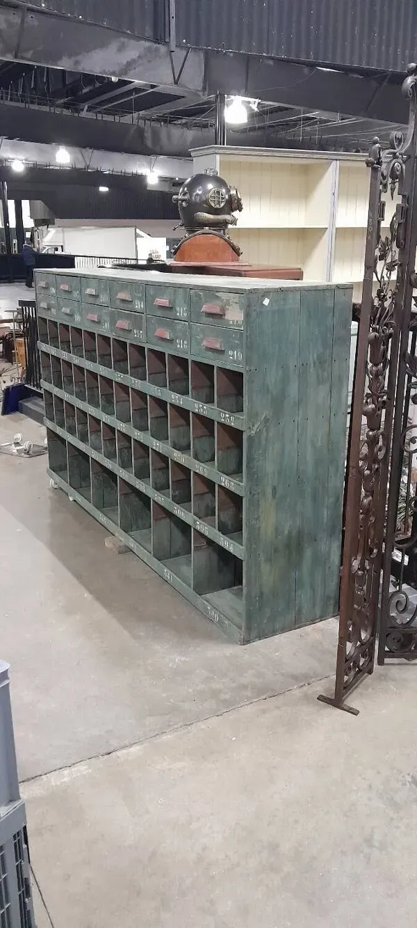 Illustration numéro 5 du produit Meuble de métier