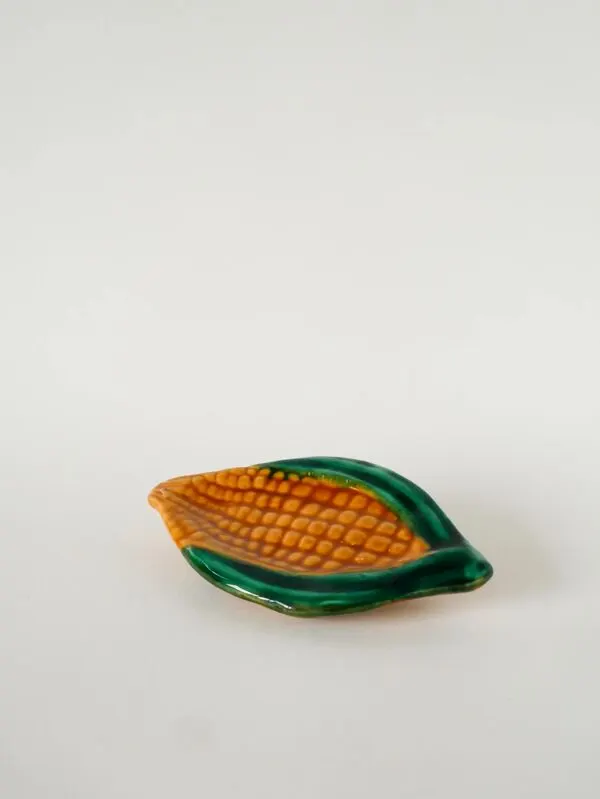 Illustration numéro 5 du produit Vide-poche en barbotine, modèle Maïs, jaune et vert, signé Vallauris, 1970