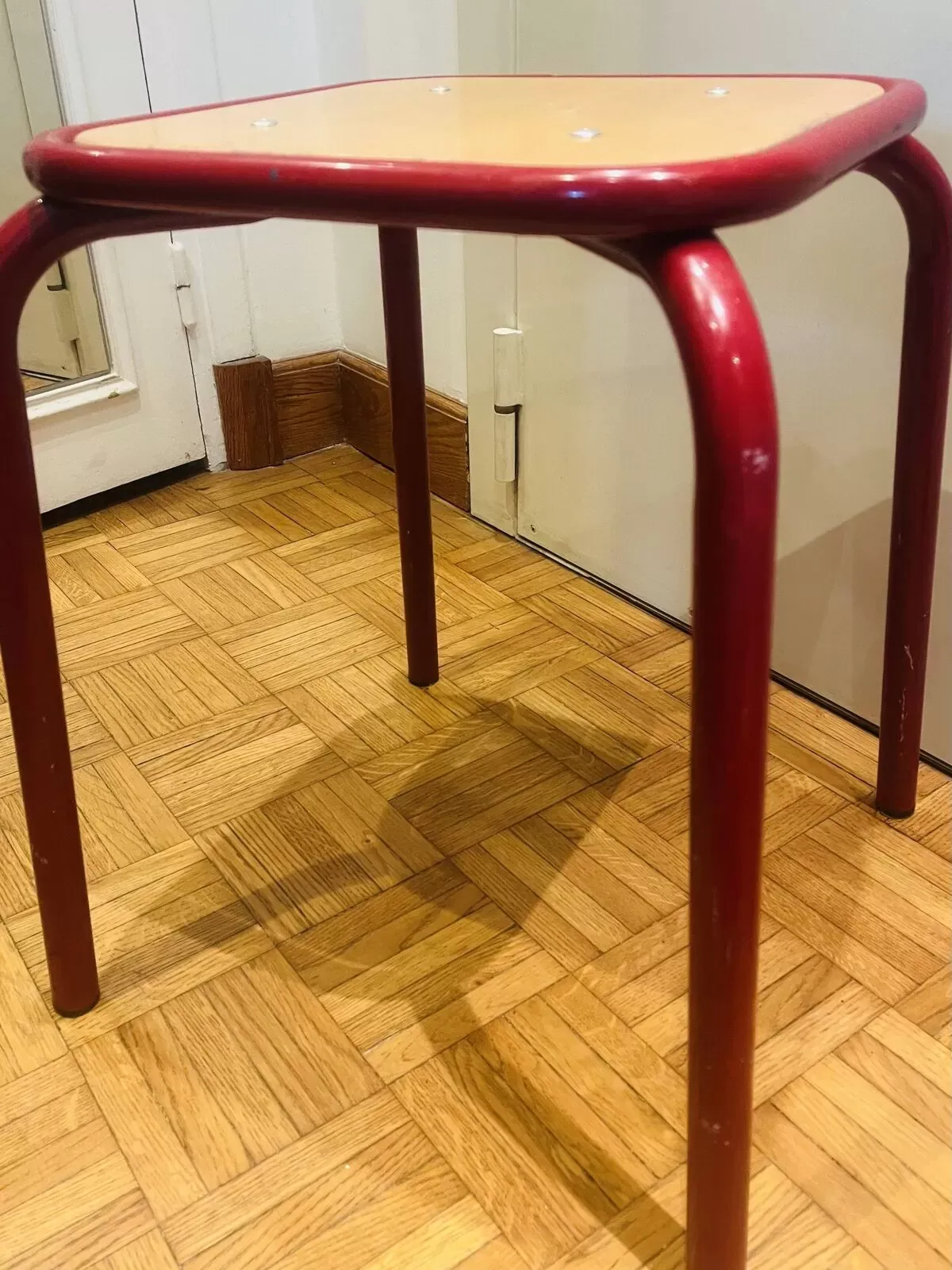 Illustration numéro 5 du produit tabouret industriel