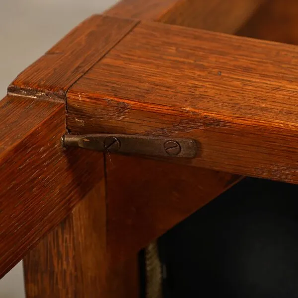 Illustration numéro 5 du produit Chaises Art Déco de l'École d'Amsterdam en chêne massif et tissu rayé