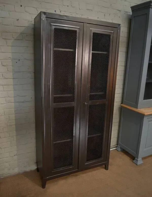 Illustration numéro 5 du produit Armoire grillagée Tolix 2 portes en métal