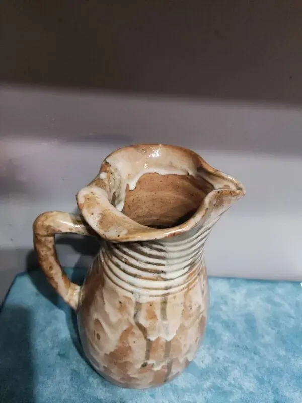 Illustration numéro 5 du produit Pichet signé Eugène Lion