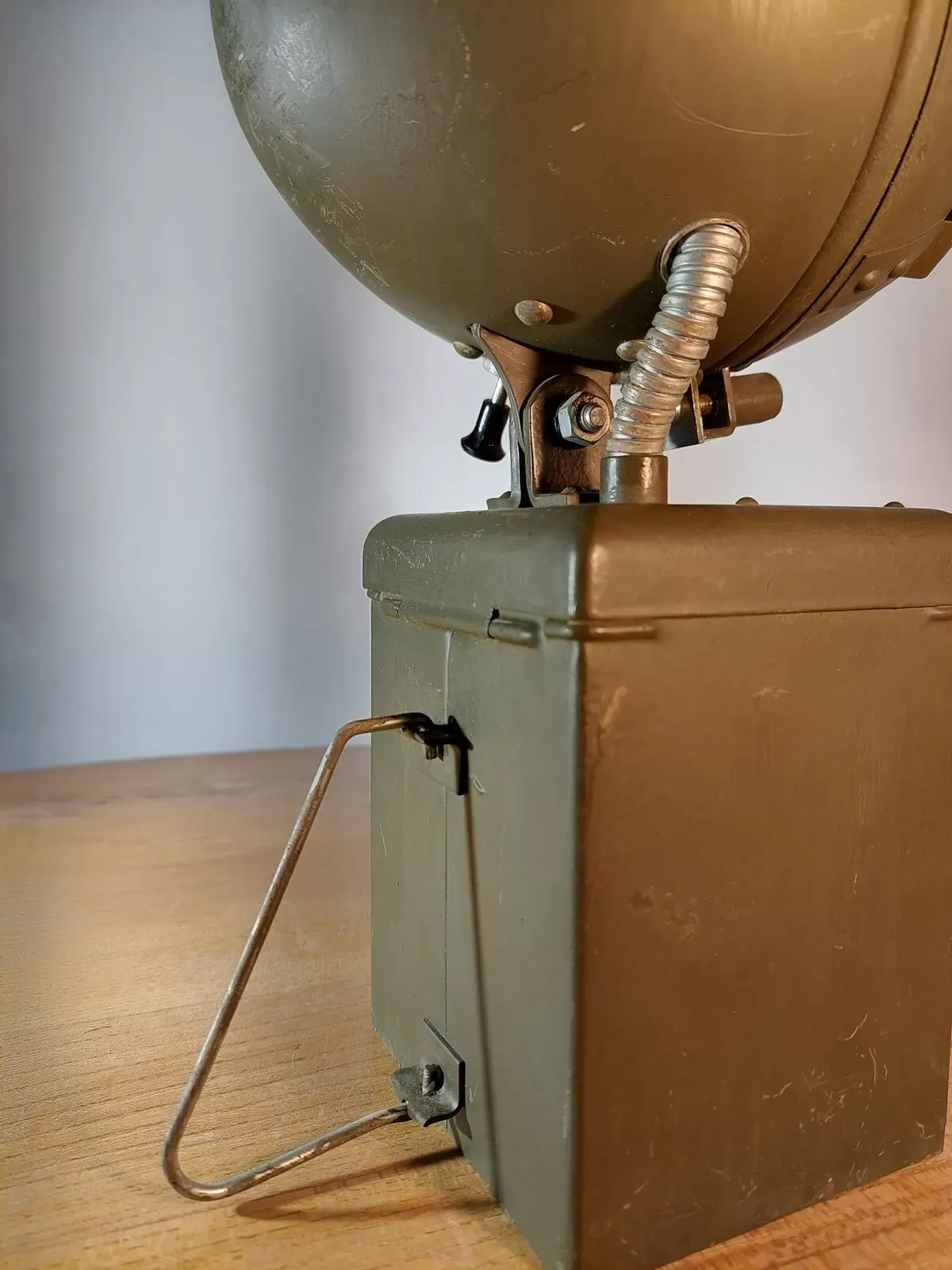 Illustration numéro 5 du produit Lampe eisemann   iindustriel 1966