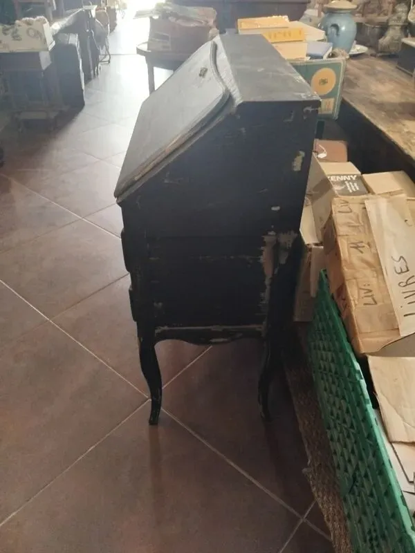 Illustration numéro 5 du produit Bureau dos d'âne style Louis XV