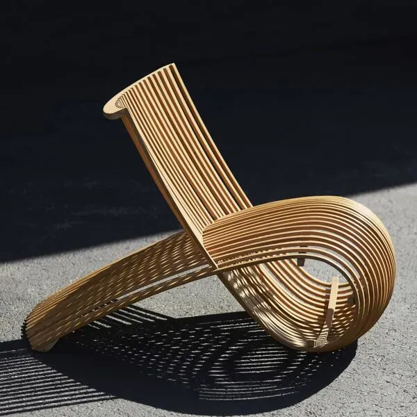 Illustration numéro 5 du produit Fauteuil Marc Newson