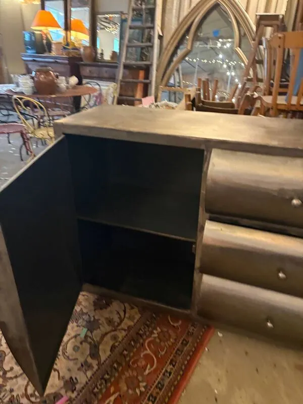 Illustration numéro 5 du produit Meuble industriel en acier