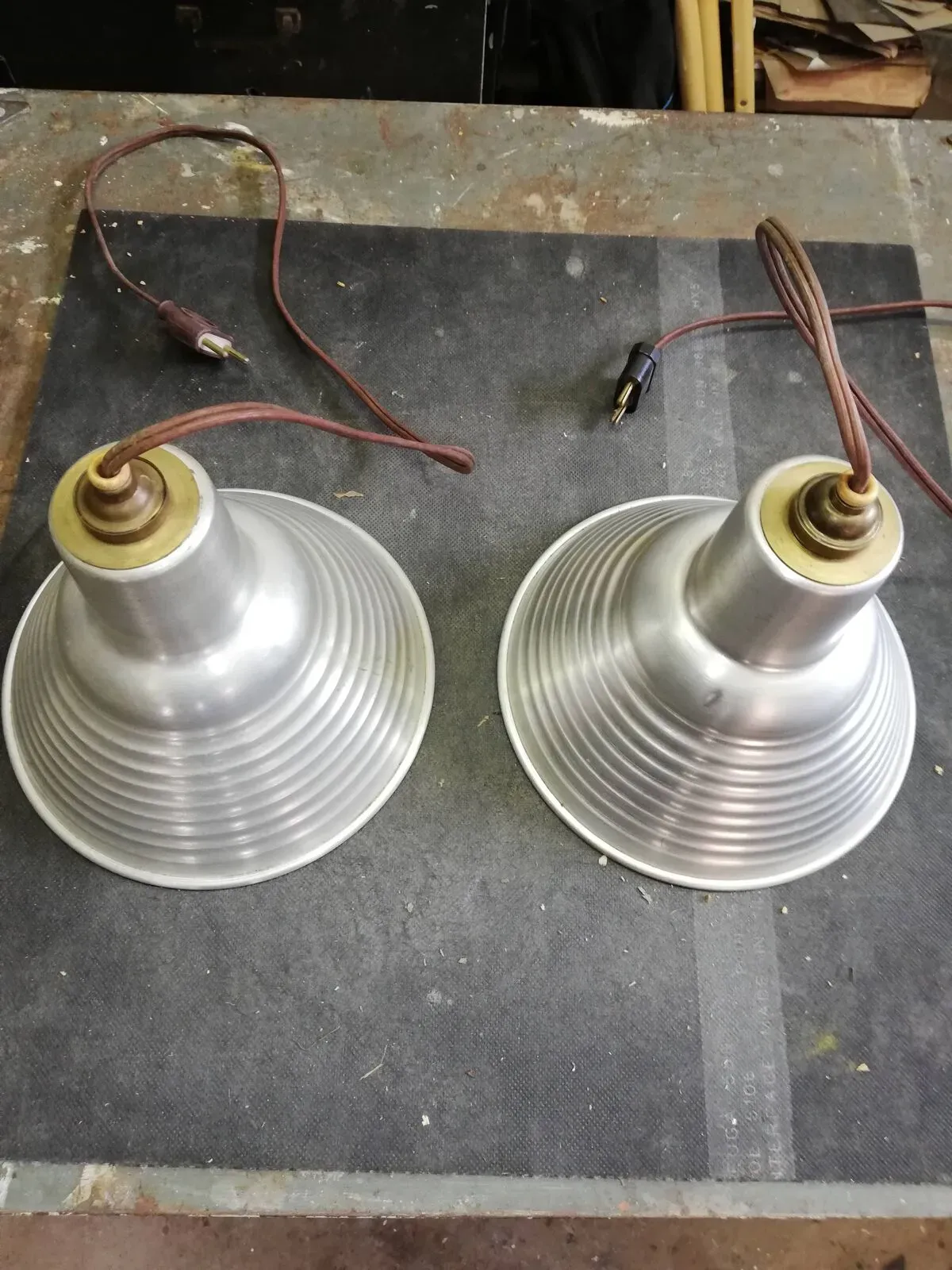 Illustration numéro 5 du produit Lampe spot industriel