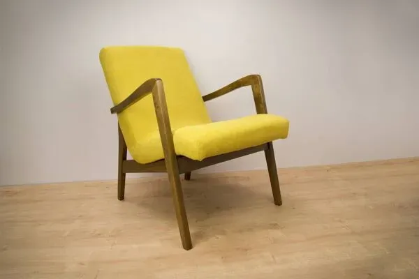 Illustration numéro 5 du produit Fauteuils en hêtre type 300-138 de l'usine de meubles Bystrzyckie, années 1960, lot de 2