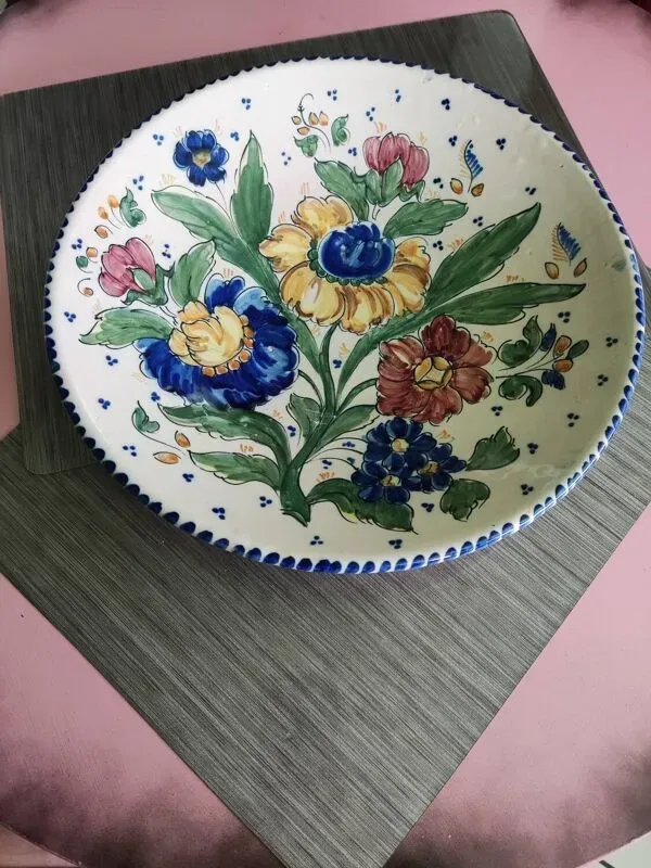 Illustration numéro 5 du produit Plat en céramique espagnol signé