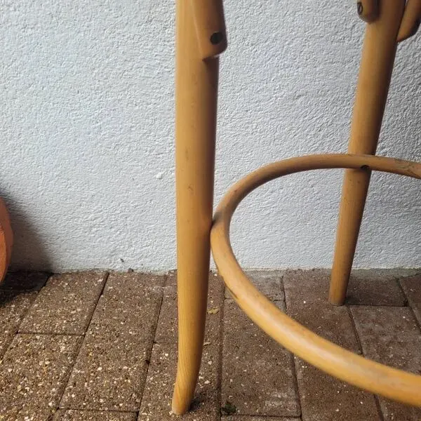 Illustration numéro 5 du produit Tabouret de bar vintage en bois courbé
